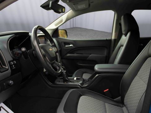 Used 2022 Chevrolet Colorado Z71 w/ Safety Package image 2