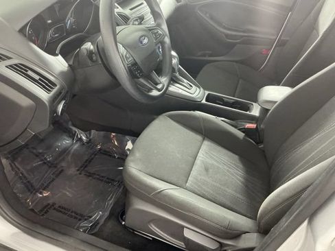 Used 2015 Ford Focus SE FWD image 8