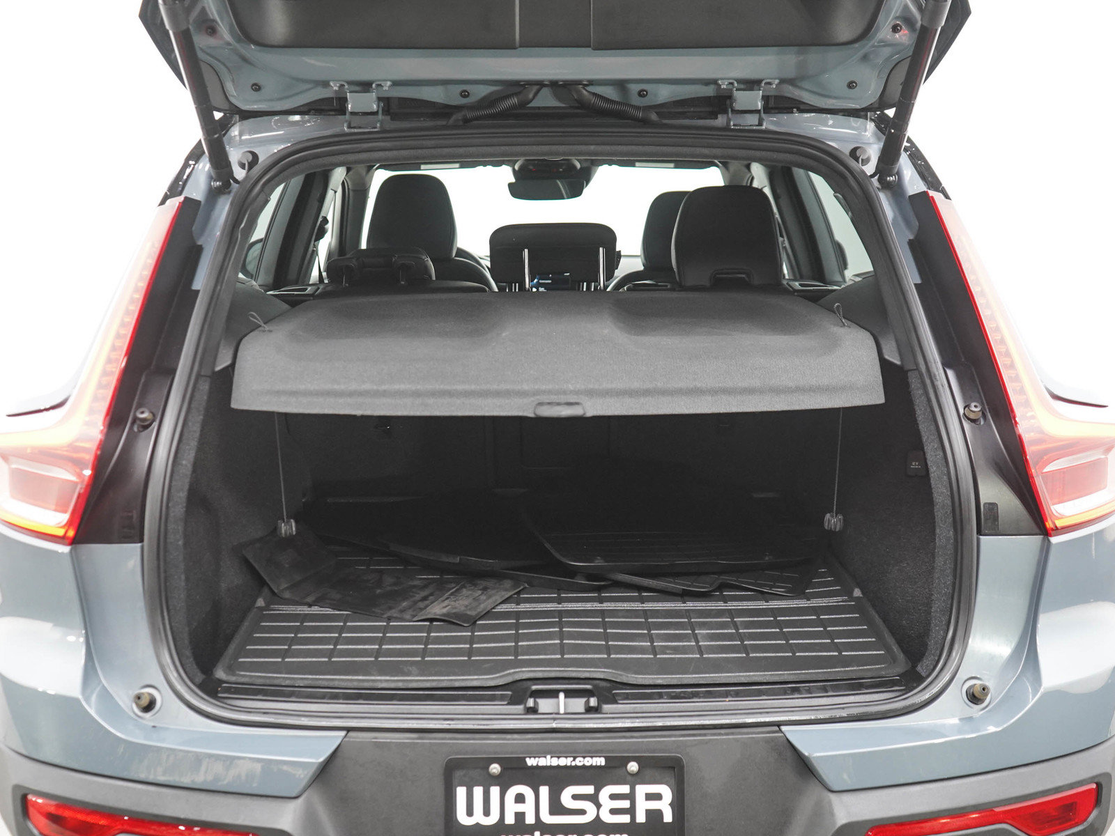 Used 2022 Volvo XC40 T5 R-Design AWD/4WD image 16