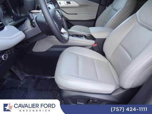 Used 2026 Ford Explorer Active w/ Active Comfort Package AWD/4WD image 6