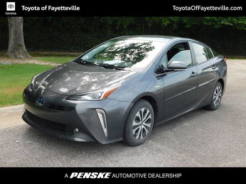 Used 2020 Toyota Prius XLE AWD/4WD image 1