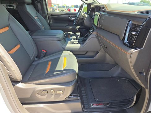 Used 2025 GMC Sierra 1500 AT4 w/ AT4 Premium Package AWD/4WD image 26