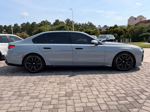 Used 2023 BMW 760i xDrive AWD/4WD image 8