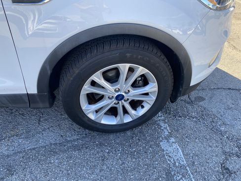 Used 2019 Ford Escape SE FWD image 24
