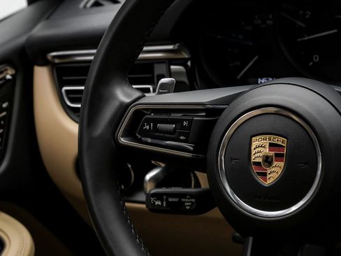 Used 2024 Porsche Macan AWD/4WD image 21