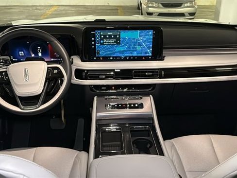 New 2026 Lincoln Aviator AWD image 19