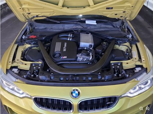 Used 2015 BMW M4 Coupe w/ Executive Package RWD image 16