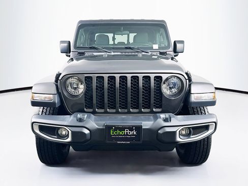 Used 2021 Jeep Gladiator Sport image 2