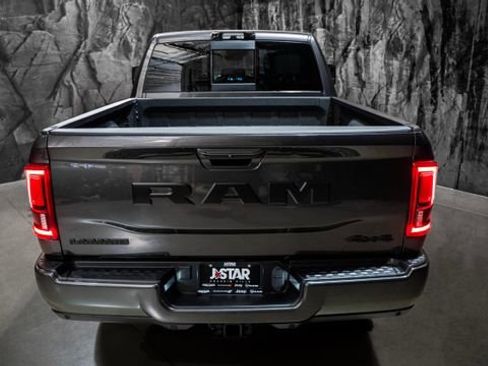 New 2025 RAM 2500 Laramie AWD/4WD image 18