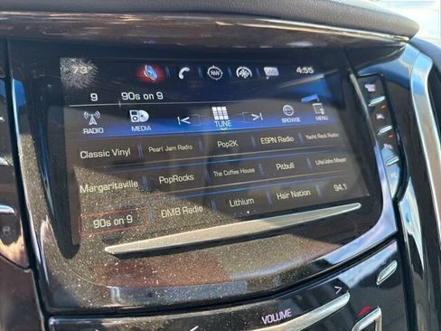Used 2020 Cadillac Escalade Luxury AWD/4WD image 23