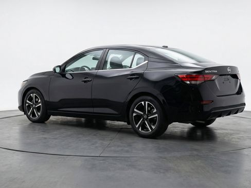 Used 2025 Nissan Sentra SV image 6
