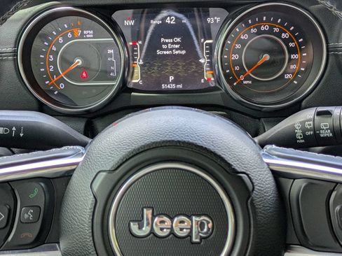 Used 2021 Jeep Wrangler Unlimited Sahara AWD/4WD image 28