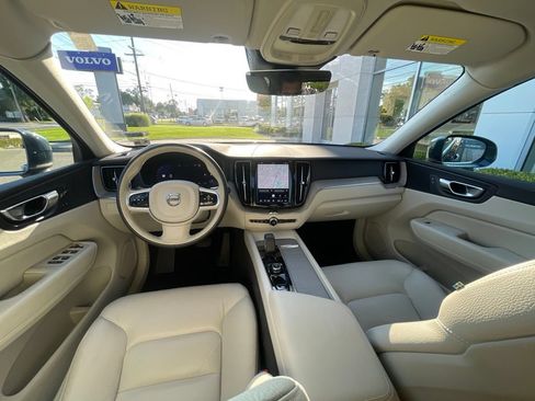 Used 2023 Volvo XC60 B5 Plus w/ Climate Package AWD/4WD image 19