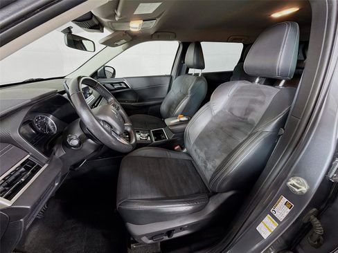 Used 2023 Mitsubishi Outlander SE AWD/4WD image 11