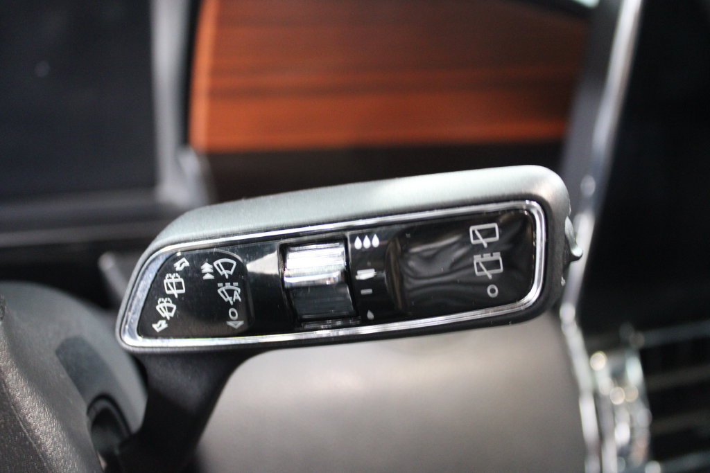 Used 2024 Lincoln Navigator Premiere AWD/4WD image 29