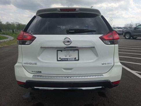 Used 2017 Nissan Rogue SV w/ SV Premium Package image 9