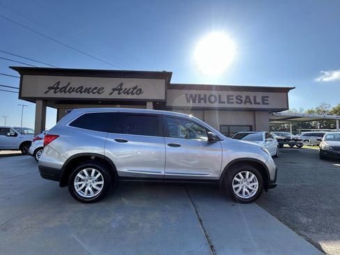 Used 2019 Honda Pilot LX image 1