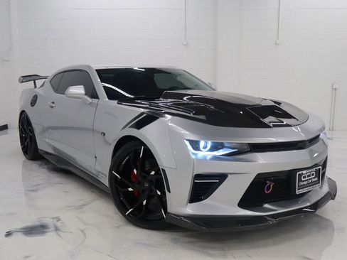 Used 2016 Chevrolet Camaro SS image 3