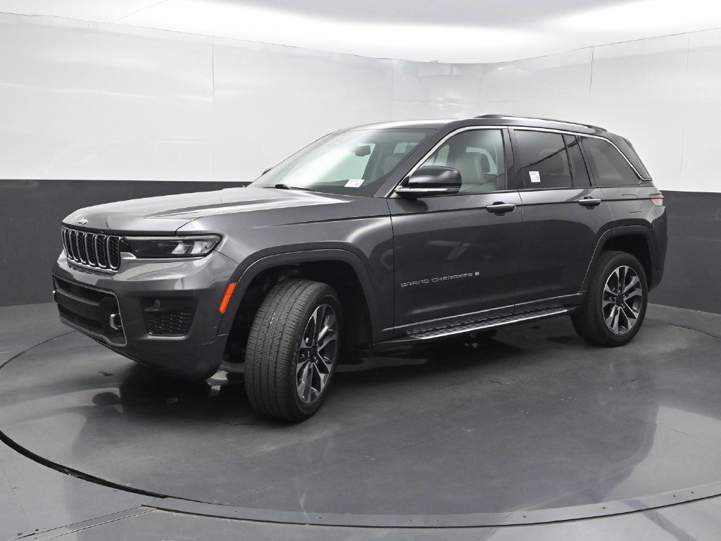 Used 2022 Jeep Grand Cherokee Overland w/ Luxury Tech Group IV RWD image 30