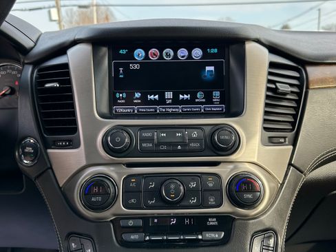 Used 2019 GMC Yukon Denali w/ Denali Ultimate Package AWD/4WD image 15