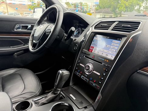 Used 2018 Ford Explorer Limited FWD image 22