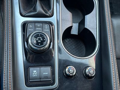Used 2023 Nissan Maxima SR w/ Sport Mat Group FWD image 17