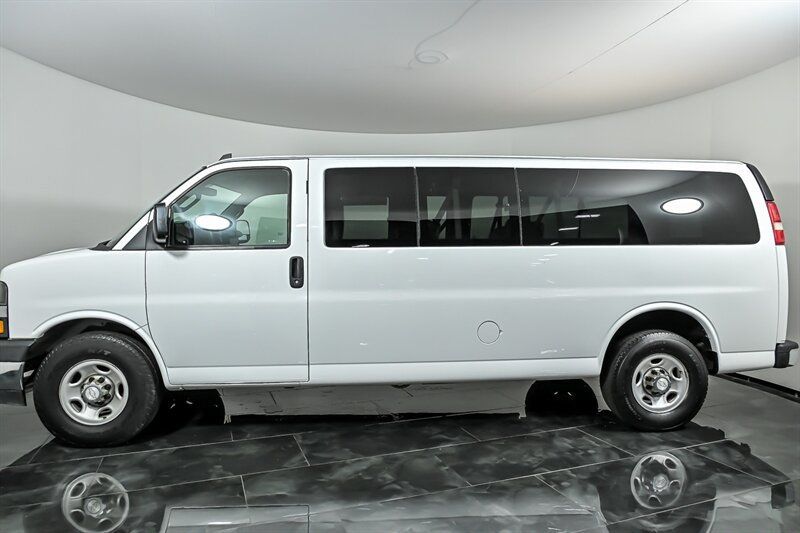 Used 2017 Chevrolet Express 3500 LT w/ LT Preferred Equipment Group RWD image 6