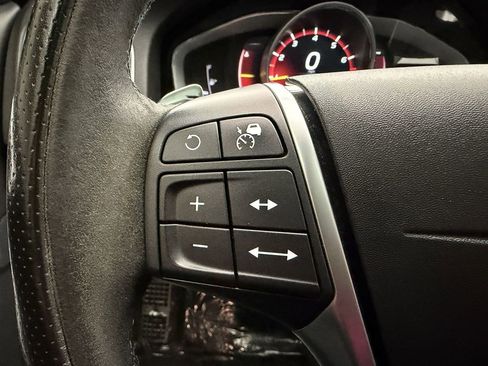 Used 2018 Volvo V60 T6 Polestar image 16
