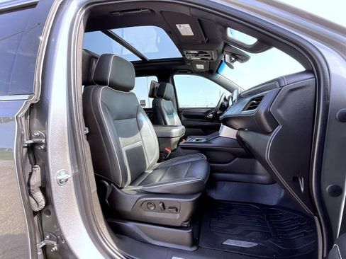 Used 2021 GMC Yukon SLT w/ SLT Premium Package AWD/4WD image 15