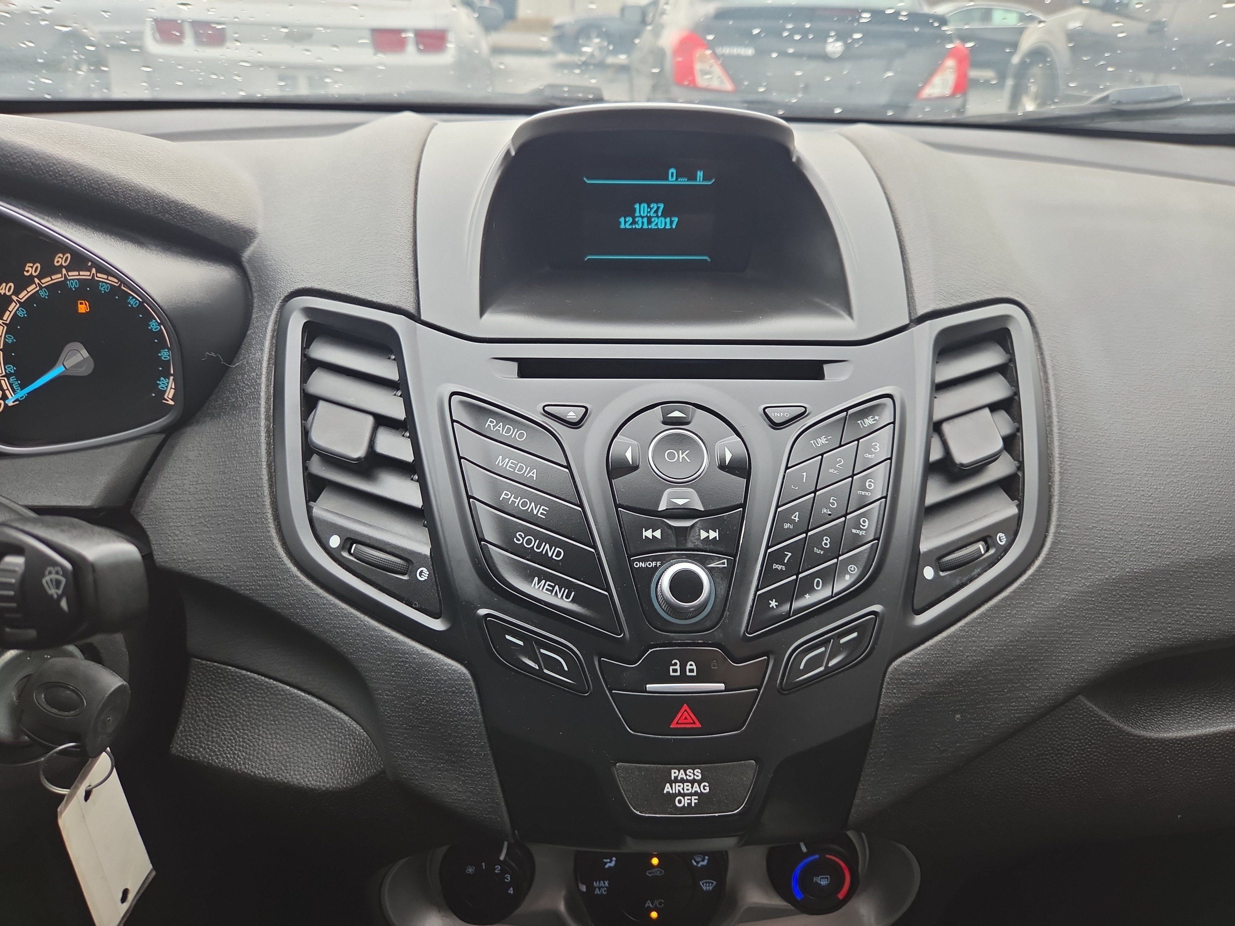 Used 2017 Ford Fiesta SE FWD image 19