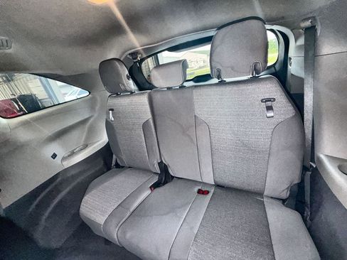 Used 2024 Toyota Sienna LE FWD image 24