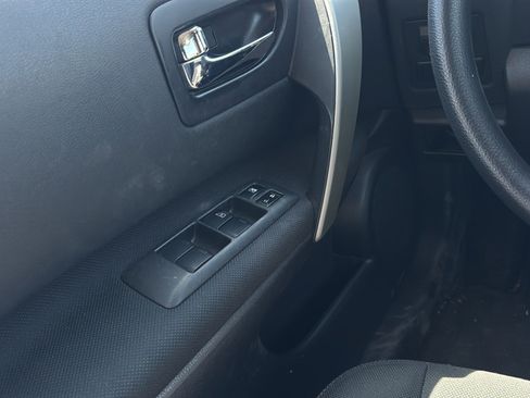 Used 2013 Nissan Rogue SV FWD image 19