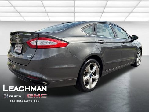 Used 2015 Ford Fusion SE w/ Equipment Group 201A FWD image 3