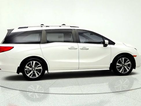 Used 2021 Honda Odyssey Touring image 4