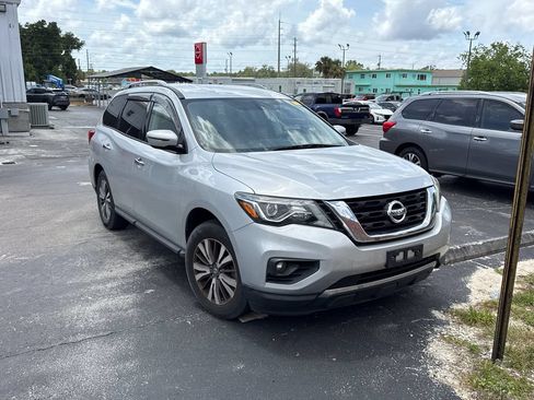 Certified 2019 Nissan Pathfinder SV AWD/4WD image 1