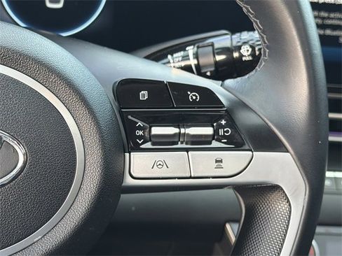 Certified 2023 Hyundai Elantra Limited image 25