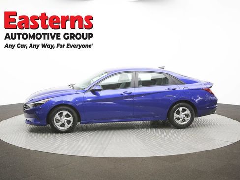 Used 2023 Hyundai Elantra SE w/ Preferred Accessory Package FWD image 58
