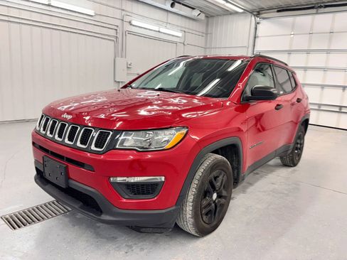 Used 2018 Jeep Compass Sport w/ Cold Weather Group FWD image 18