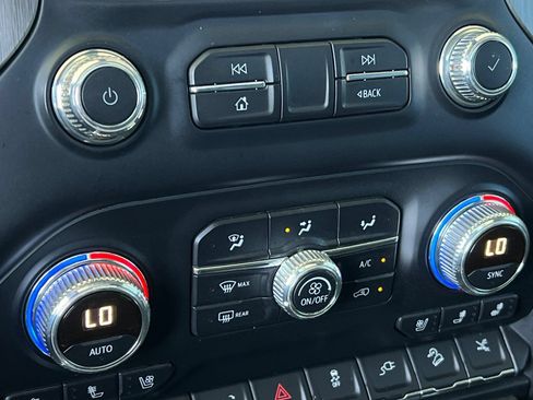 Used 2019 GMC Sierra 1500 Denali w/ Denali Ultimate Package AWD/4WD image 29
