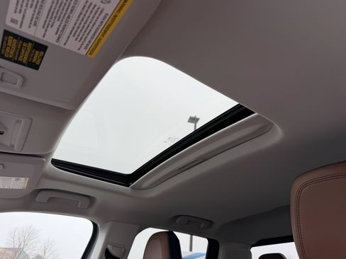 Used 2023 Ford Maverick Lariat w/ Lariat Luxury Package image 3