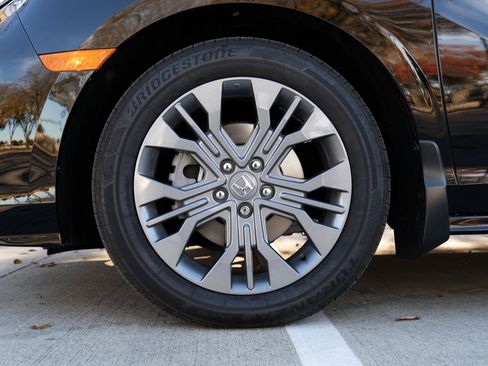 Certified 2026 Honda Odyssey Touring image 9