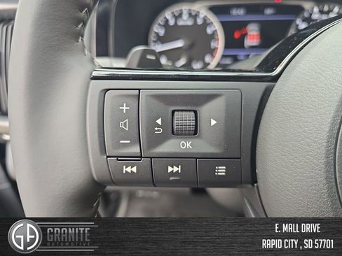 New 2025 Nissan Pathfinder SL w/ Black Appearance Package AWD/4WD image 31