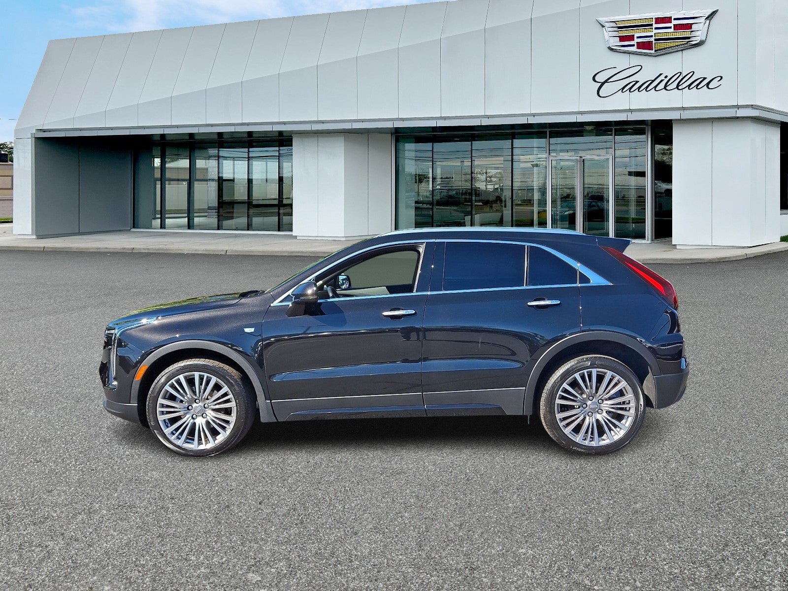 Certified 2024 Cadillac XT4 Premium Luxury AWD/4WD image 2