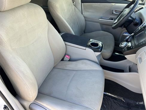 Used 2013 Toyota Prius V Two image 10