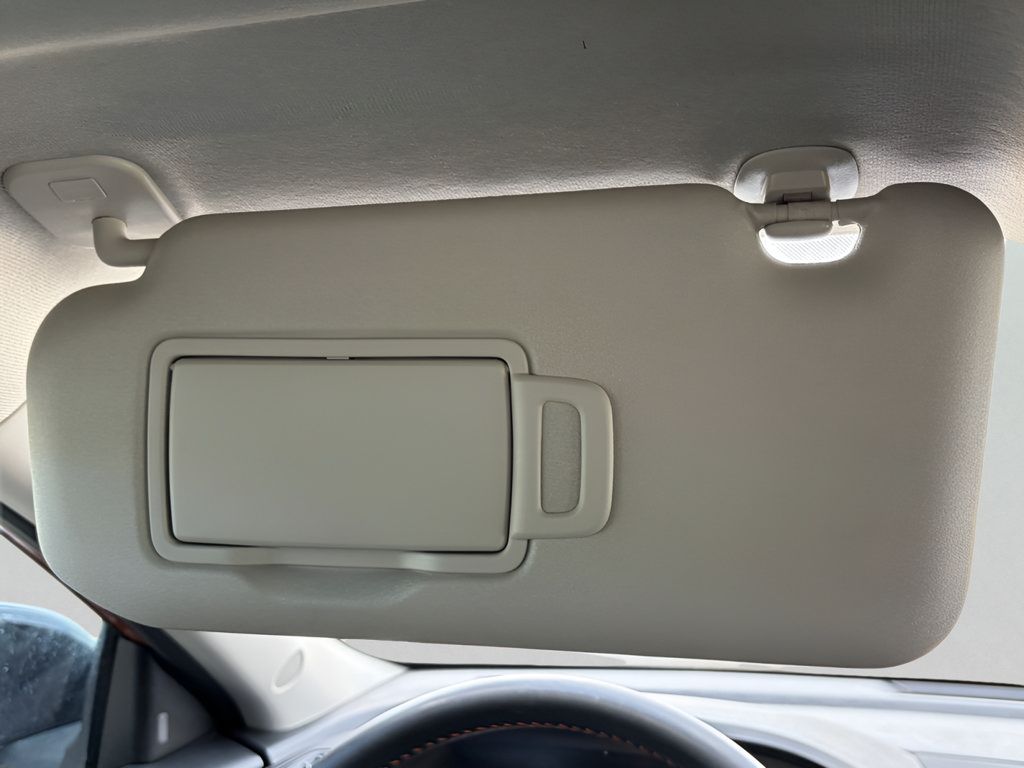 Used 2025 Nissan Sentra SR FWD image 27