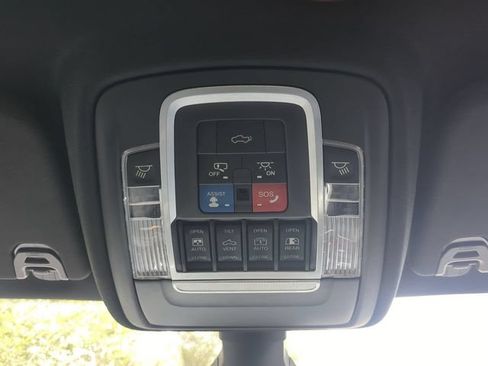 Used 2019 RAM 1500 Laramie AWD/4WD image 24