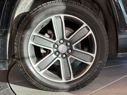 Used 2017 GMC Acadia Denali w/ Technology Package AWD/4WD image 26