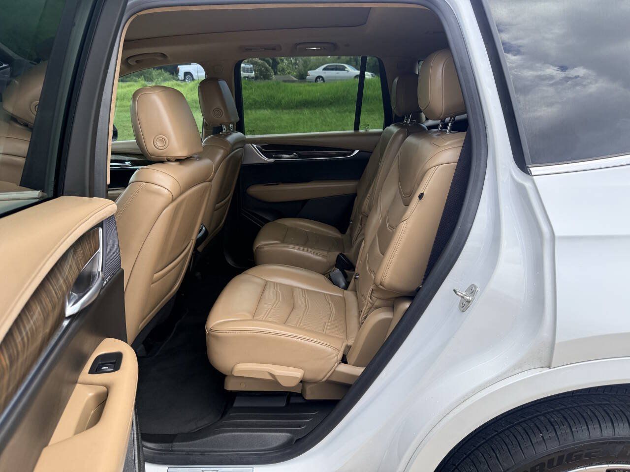 Used 2021 Cadillac XT6 Premium Luxury w/ Platinum Package AWD/4WD image 12