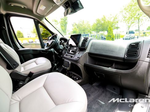 Used 2023 RAM ProMaster 2500 w/ Driver Convenience Group FWD image 19