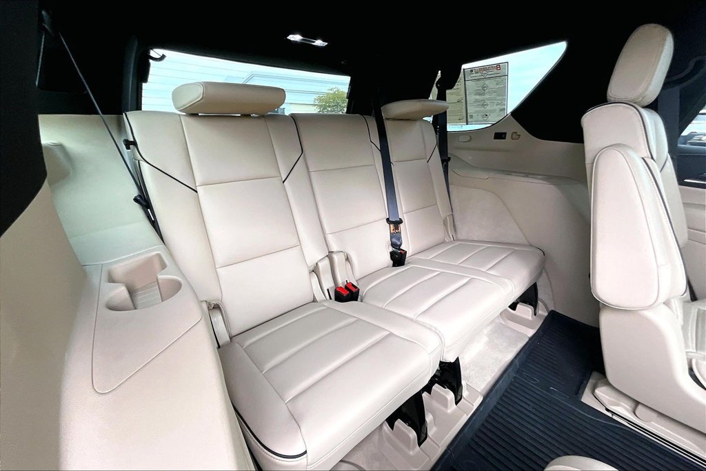 Used 2023 Cadillac Escalade Premium Luxury AWD/4WD image 25